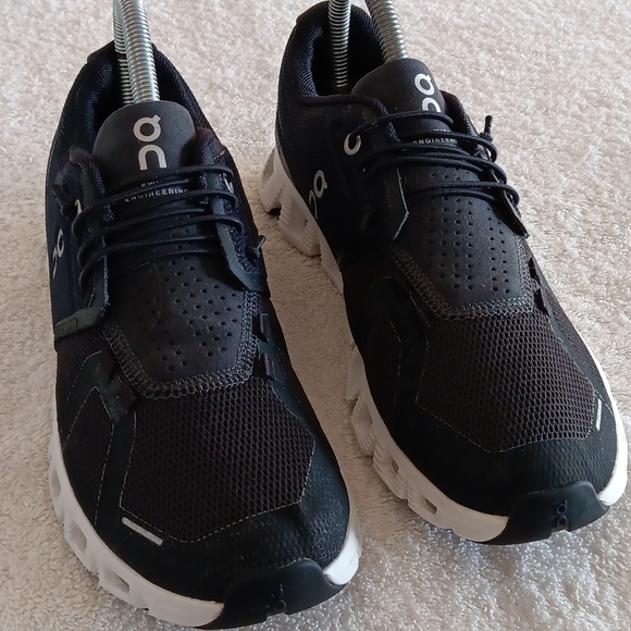 On Cloud 6 Comfort Running Shoes - Picture 4 of 16